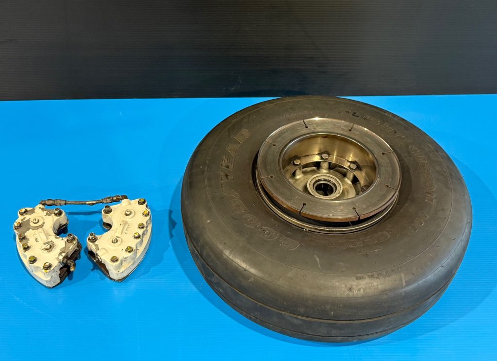 CLEVELAND WHEEL & BRAKE ASSY | Aveng Aero